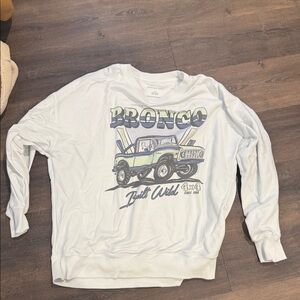 American Eagle Outfitters Bronco Graphic Crewneck Sweater - Soft White